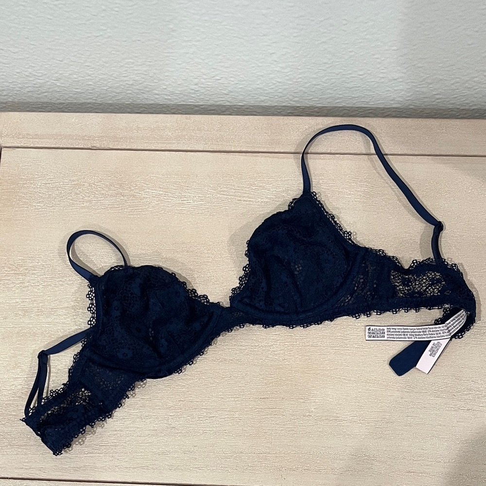 Victoria’s Secret navy blue lace bralette